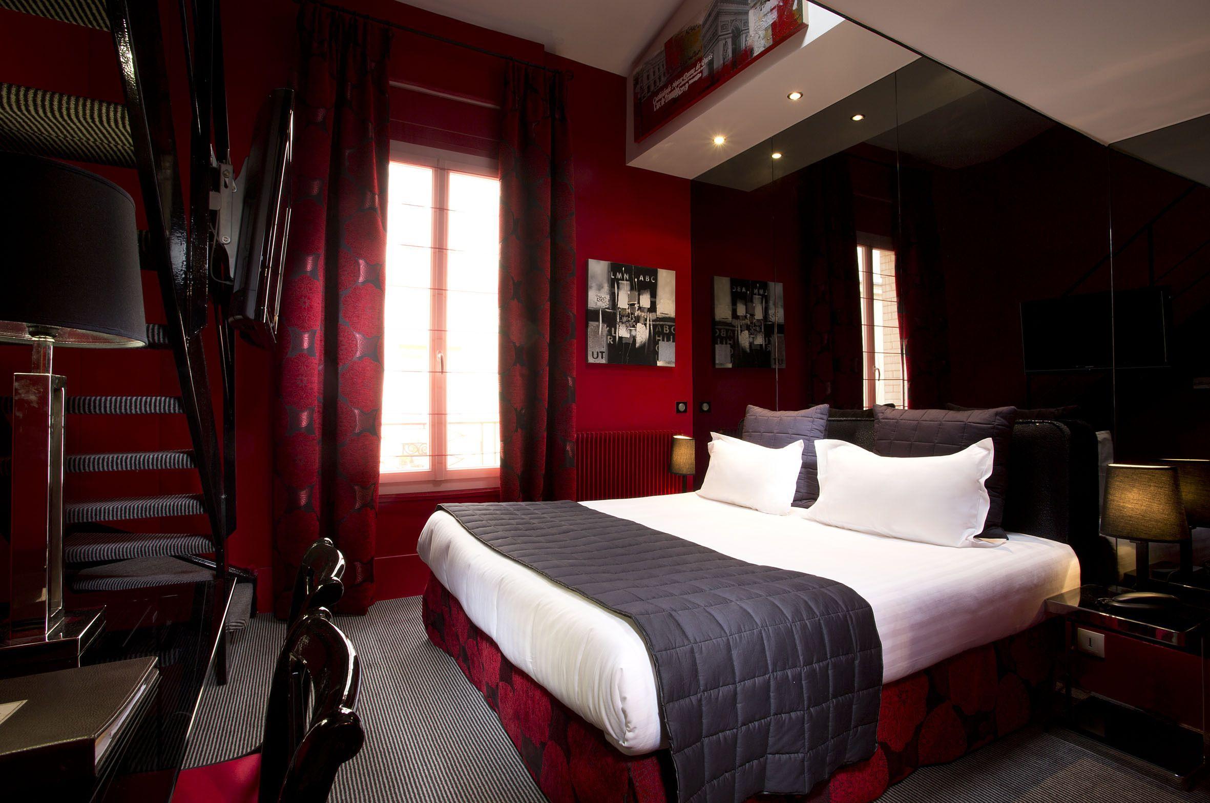 Makom Pereire Hotel 3*